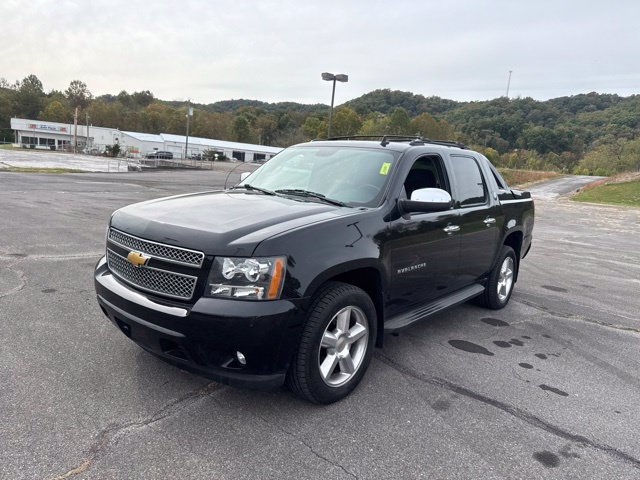 Used 2013 Chevrolet Avalanche LS w/ All-Star Edition AWD/4WD image 4