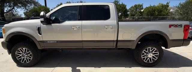 Used 2017 Ford F250 King Ranch w/ FX4 Off-Road Package AWD/4WD image 10