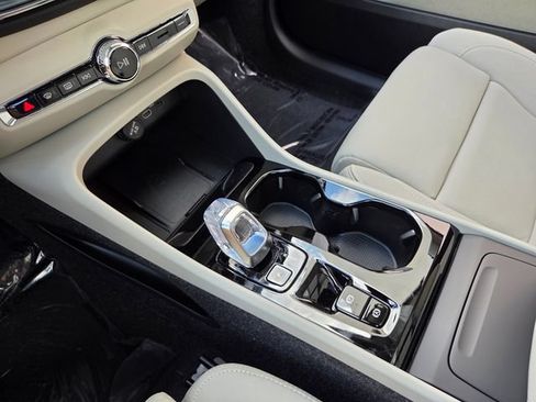 New 2026 Volvo XC40 B5 Plus w/ Protection Package Premier AWD/4WD image 29