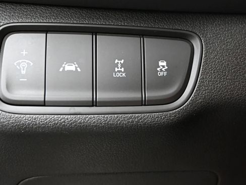 Used 2020 Hyundai Santa Fe SE image 21