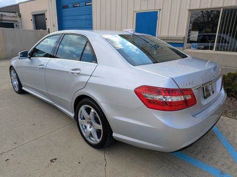 Used 2010 Mercedes-Benz E 350 4MATIC Sedan image 4