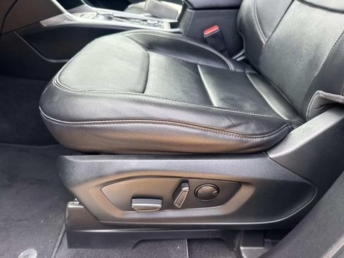 Used 2021 Ford Explorer Limited w/ Equipment Group 301A AWD/4WD image 19