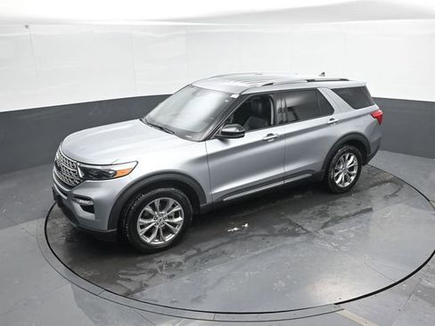 Used 2022 Ford Explorer Limited w/ Equipment Group 301A AWD/4WD image 47