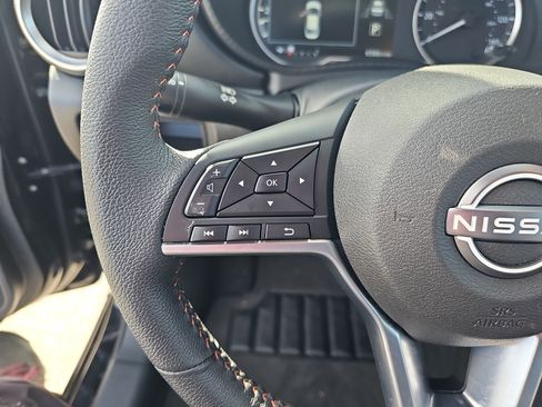 Used 2025 Nissan Versa SR w/ Trunk Package image 18