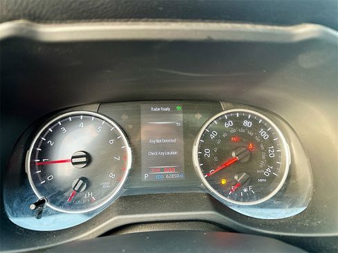 Used 2021 Toyota RAV4 XLE w/ Convenience Package image 12