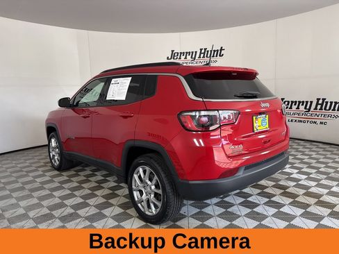 Used 2023 Jeep Compass Latitude AWD/4WD image 9