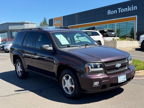 Used 2009 Chevrolet TrailBlazer LT RWD image 2