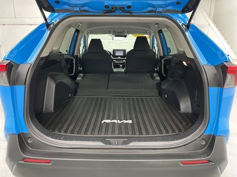 Used 2020 Toyota RAV4 LE image 44