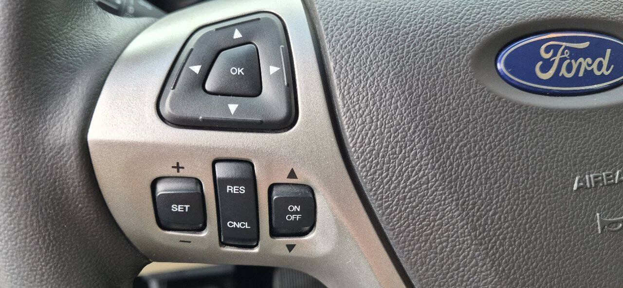 Used 2018 Ford Flex SE FWD image 17