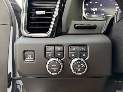 Used 2025 GMC Sierra 2500 Denali Ultimate AWD/4WD image 31