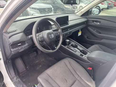 Used 2025 Honda Accord SE image 9