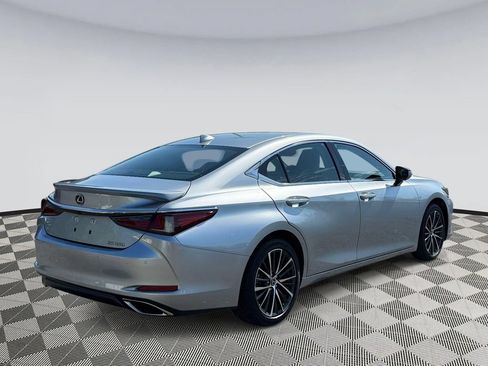 Used 2025 Lexus ES 350 w/ Premium Package FWD image 2