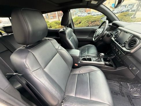Used 2021 Toyota Tacoma TRD Sport w/ TRD Premium Sport Package image 40