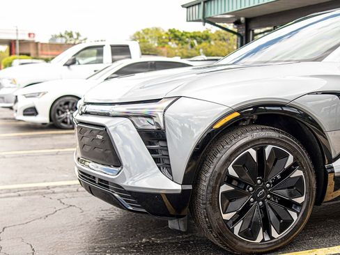 Used 2024 Chevrolet Blazer EV RS AWD/4WD image 4