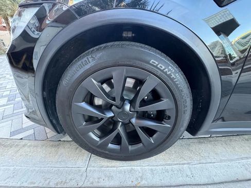 Used 2021 Tesla Model X Long Range image 34