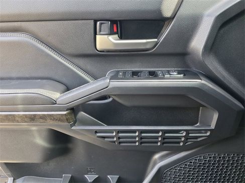 Used 2025 Toyota Tacoma Limited image 17