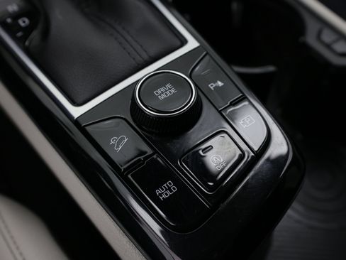 Used 2024 Kia Sportage EX FWD image 19