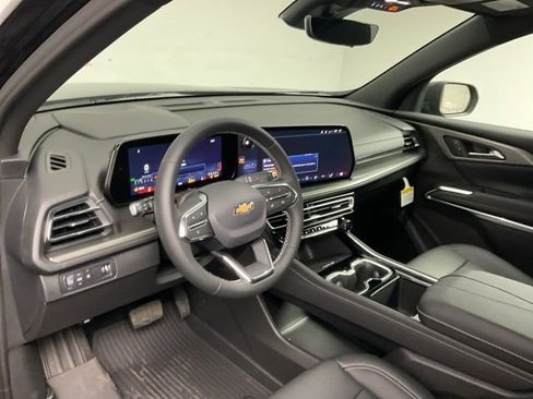 New 2026 Chevrolet Traverse LT w/ Sun and Wheel Package image 11