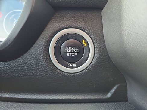 Used 2024 RAM 1500 Laramie image 17