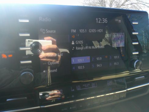 Used 2021 Toyota Sienna XLE image 25