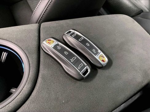 Used 2025 Porsche Taycan GTS image 38