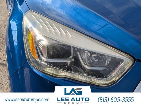 Used 2019 Ford Escape Titanium image 9