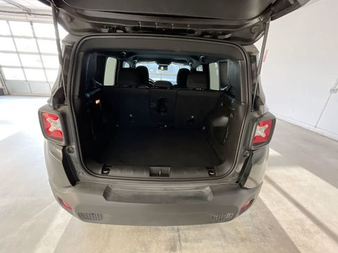 Used 2022 Jeep Renegade Altitude w/ Convenience Group AWD/4WD image 23