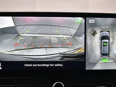 Used 2025 Mitsubishi Outlander SE image 32