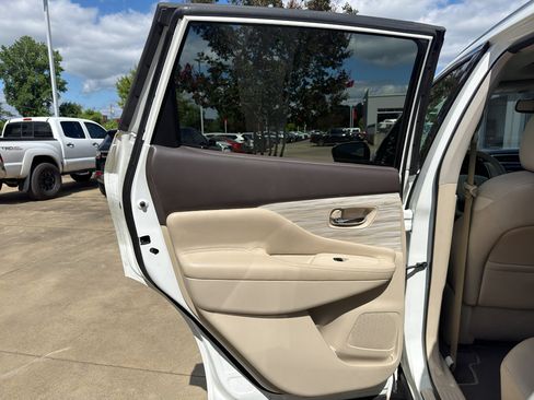 Used 2017 Nissan Murano SL w/ SL Technology Package FWD image 12