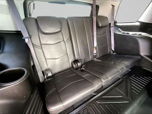 Used 2016 Cadillac Escalade Luxury AWD/4WD image 27