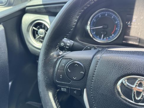 Used 2019 Toyota Corolla SE w/ Carpet Mat Package (TMS) FWD image 23