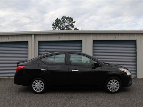 Used 2015 Nissan Versa SV FWD image 8