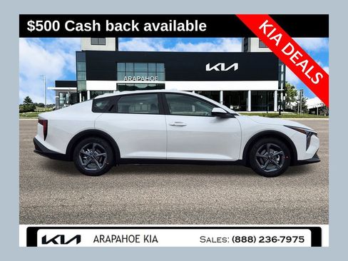 New 2025 Kia K4 LXS image 1
