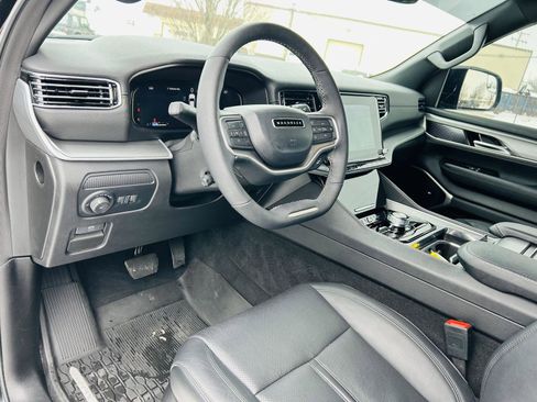 Used 2025 Jeep Wagoneer Series II image 15