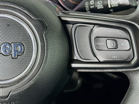 Used 2020 Jeep Wrangler Sport AWD/4WD image 13