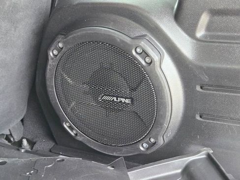 Used 2018 Jeep Wrangler Unlimited Sahara AWD/4WD image 19
