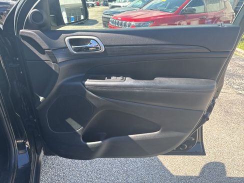 Used 2019 Jeep Grand Cherokee Laredo image 21
