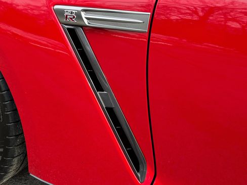 Used 2009 Nissan GT-R Premium image 13