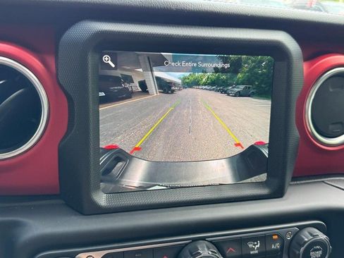 Used 2020 Jeep Gladiator Rubicon AWD/4WD image 26