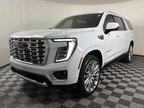 New 2026 GMC Yukon XL Denali w/ Denali Reserve Package AWD/4WD image 3