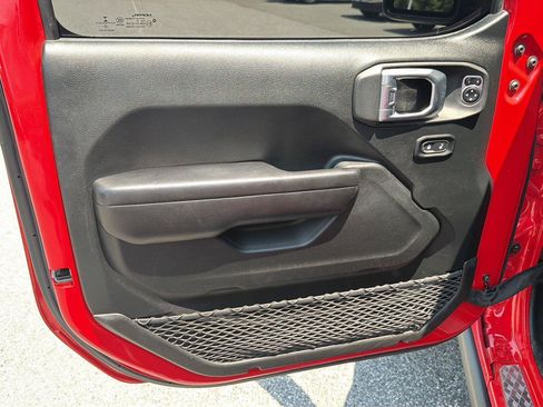 Used 2021 Jeep Gladiator Mojave AWD/4WD image 17