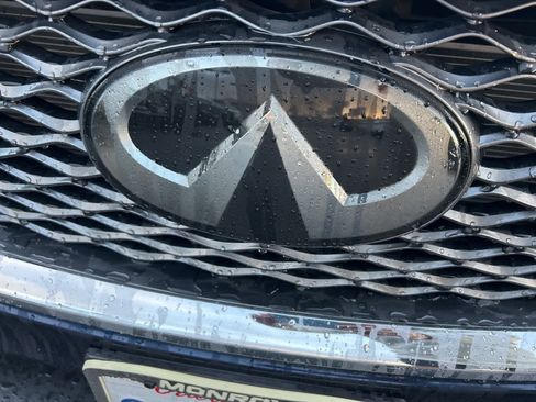 Used 2023 INFINITI QX50 Luxe image 11