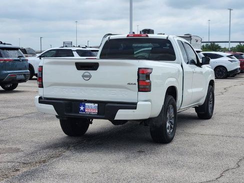 Certified 2025 Nissan Frontier SV AWD/4WD image 4