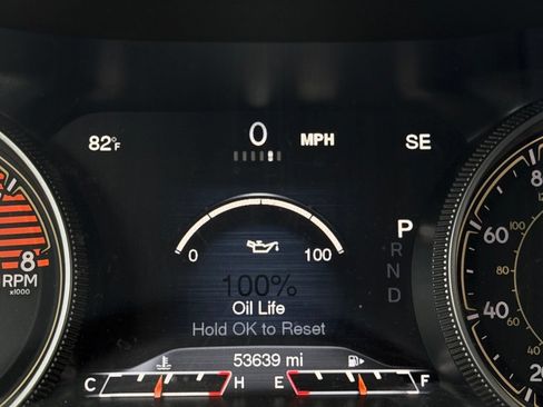Used 2017 Jeep Cherokee Overland w/ Technology Group AWD/4WD image 19