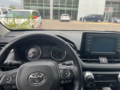 Used 2019 Toyota RAV4 XLE w/ Convenience Package AWD/4WD image 8