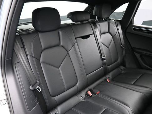 Certified 2026 Porsche Macan AWD/4WD image 26
