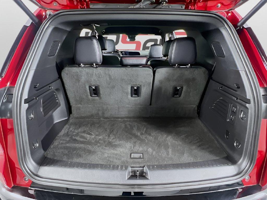 Used 2025 Chevrolet Traverse RS w/ LPO, Floor Liner Package AWD/4WD image 27