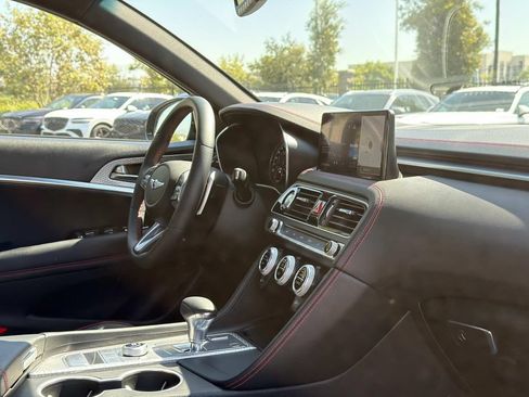 Used 2023 Genesis G70 2.0T w/ Sport Prestige Package RWD image 21