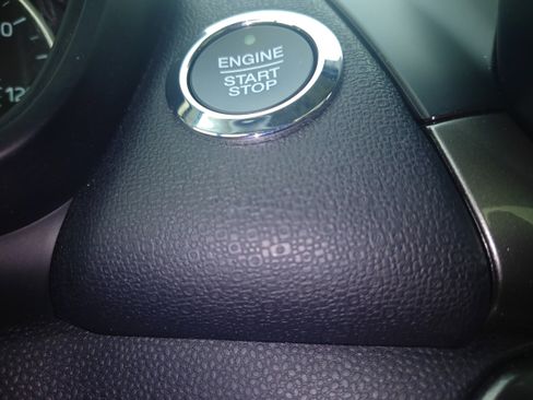 Used 2020 Ford EcoSport SE w/ SE Convenience Package image 13