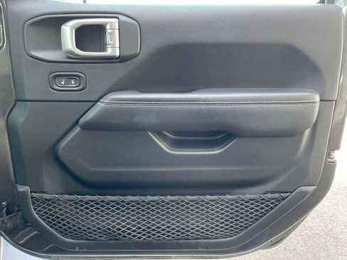 Used 2018 Jeep Wrangler Unlimited Sahara w/ Dual Top Group image 26